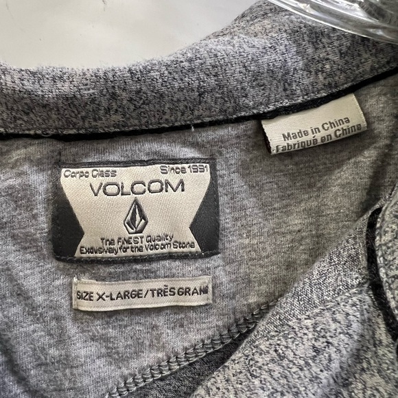 Like New Volcom Short Sleeve Collared Polo Shirt - Picture 2 of 2